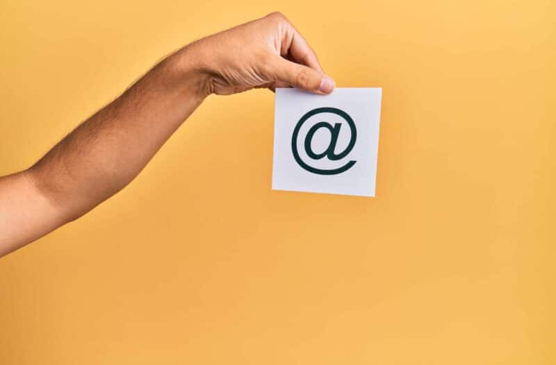 Os símbolos em inglês: um guia completo para dominar a linguagem digital