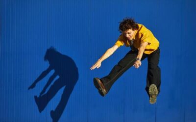 Como o shadowing pode deixar seu inglês mais fluente, claro e confiante